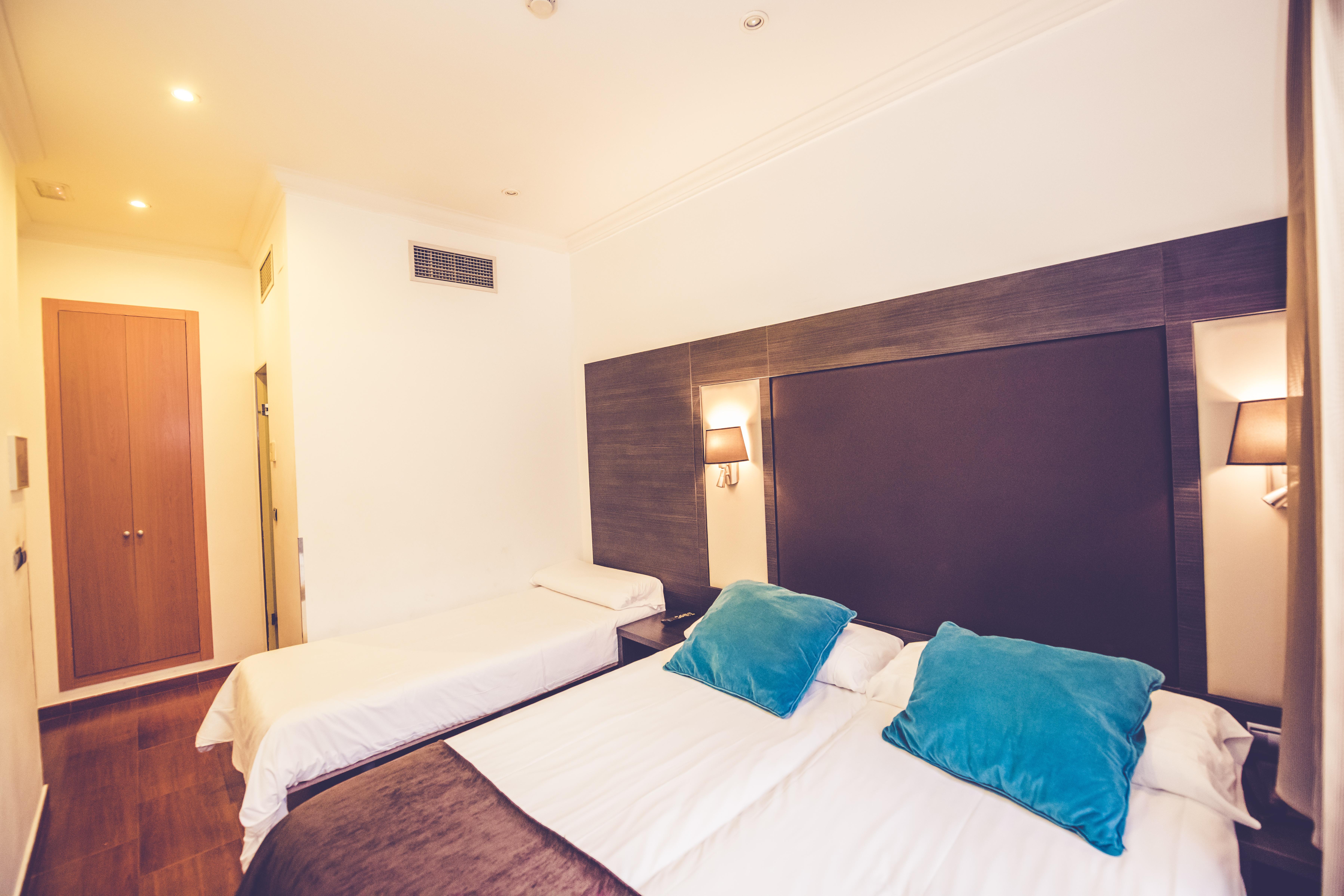 Hostal Sol Los Angeles มาดริด ภายนอก รูปภาพ