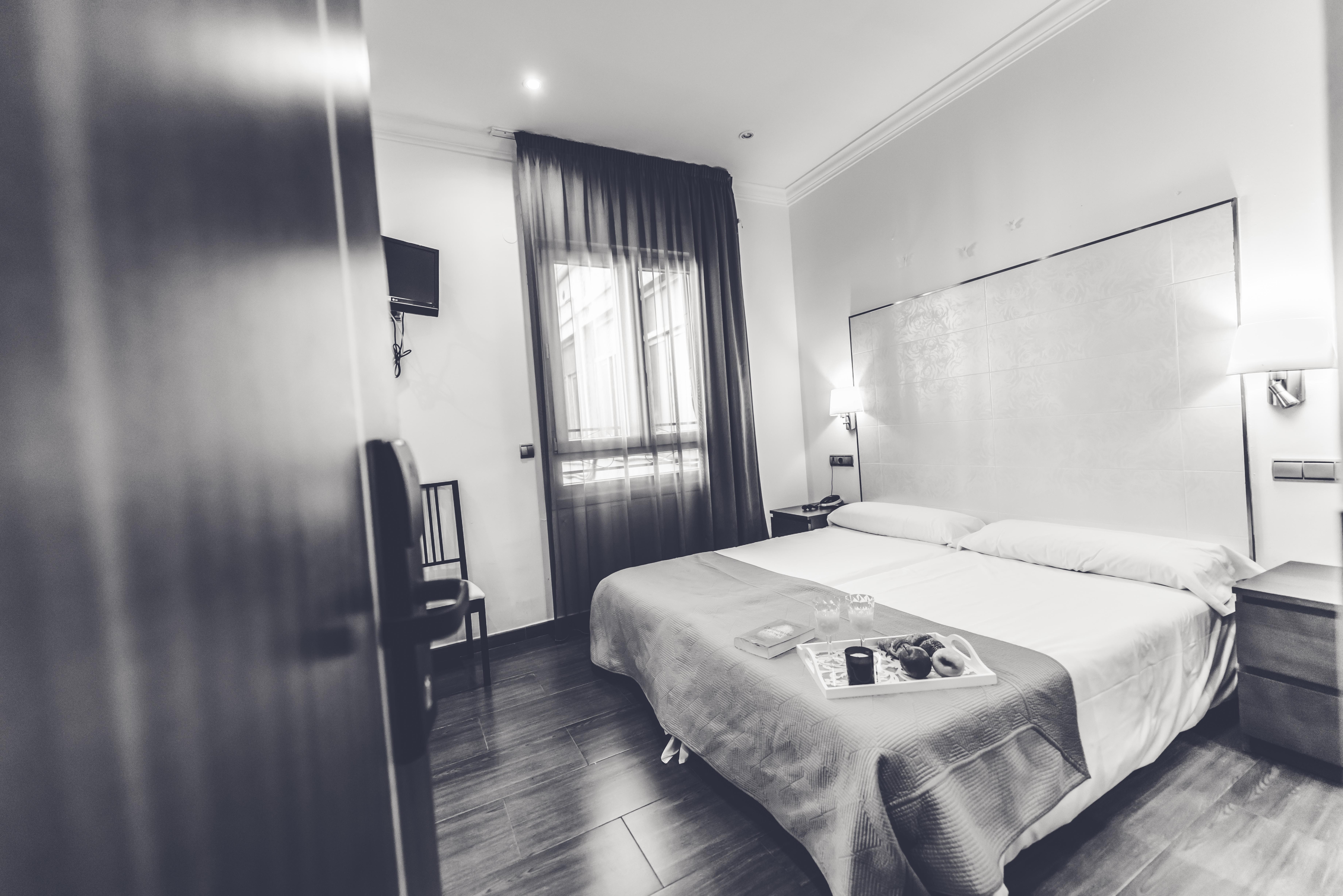 Hostal Sol Los Angeles มาดริด ภายนอก รูปภาพ