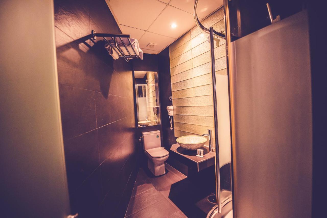 Hostal Sol Los Angeles มาดริด ภายนอก รูปภาพ
