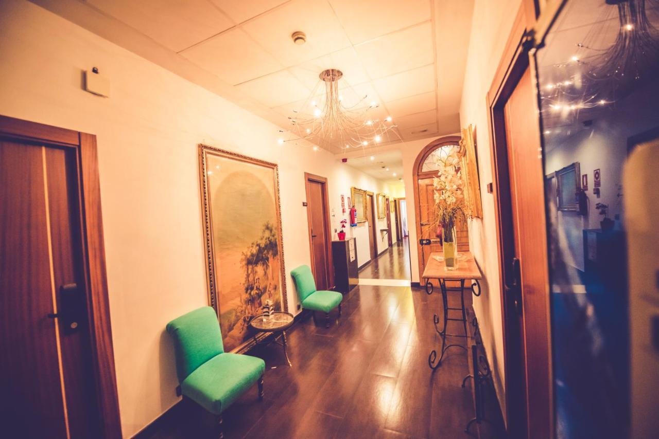 Hostal Sol Los Angeles มาดริด ภายนอก รูปภาพ